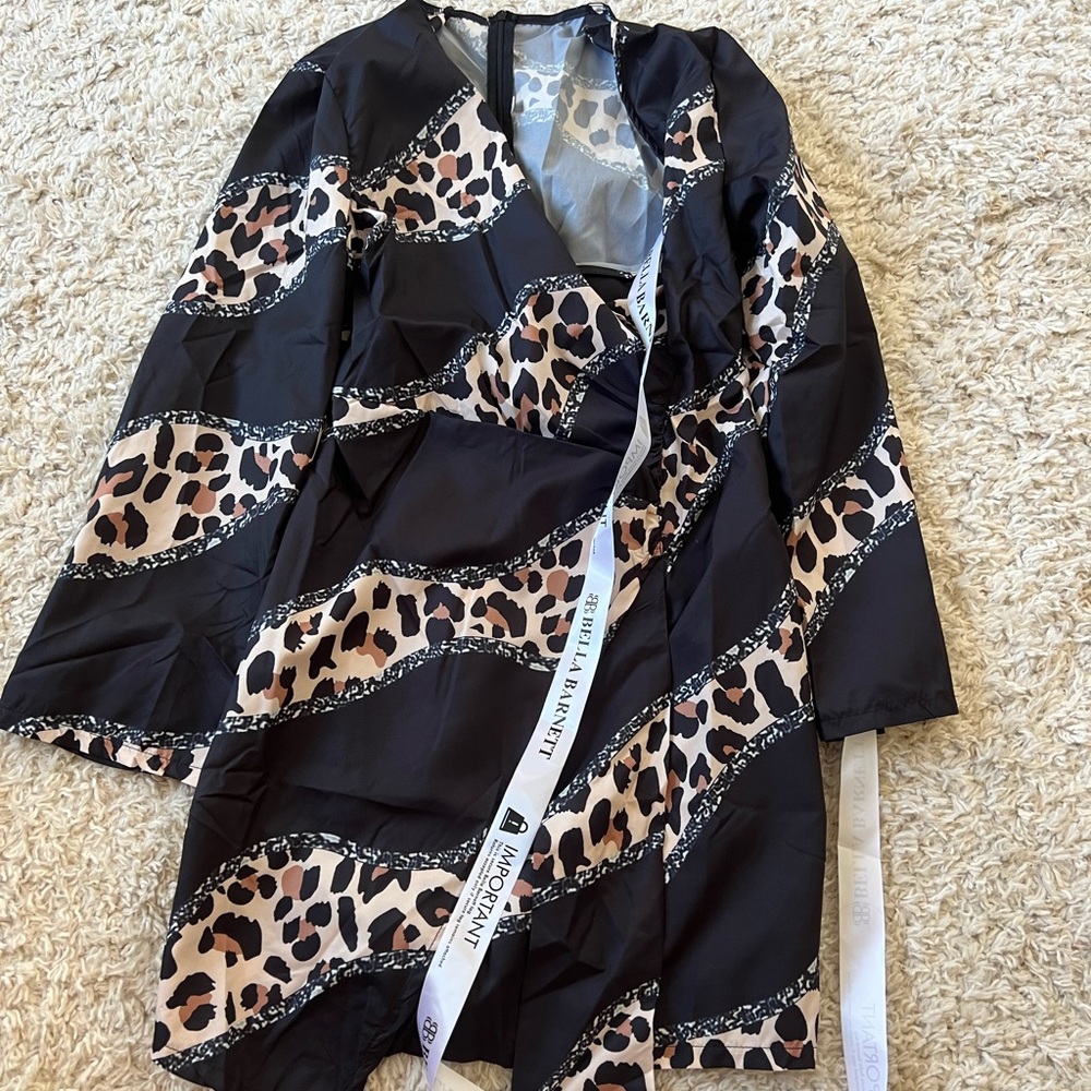 Elegant Black and Leopard Print Long Sleeve Dress - Picture 2 of 4